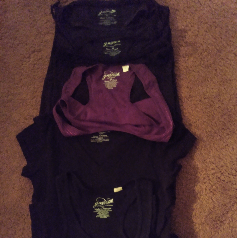 Bundle of 5 Grane tanks/tops(1small the rest are medium)
